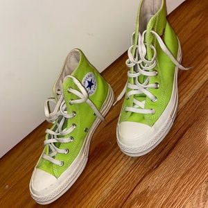 Play converses , lime green size 6